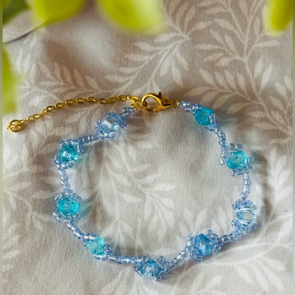 Elegant Blue Beaded Bracelet